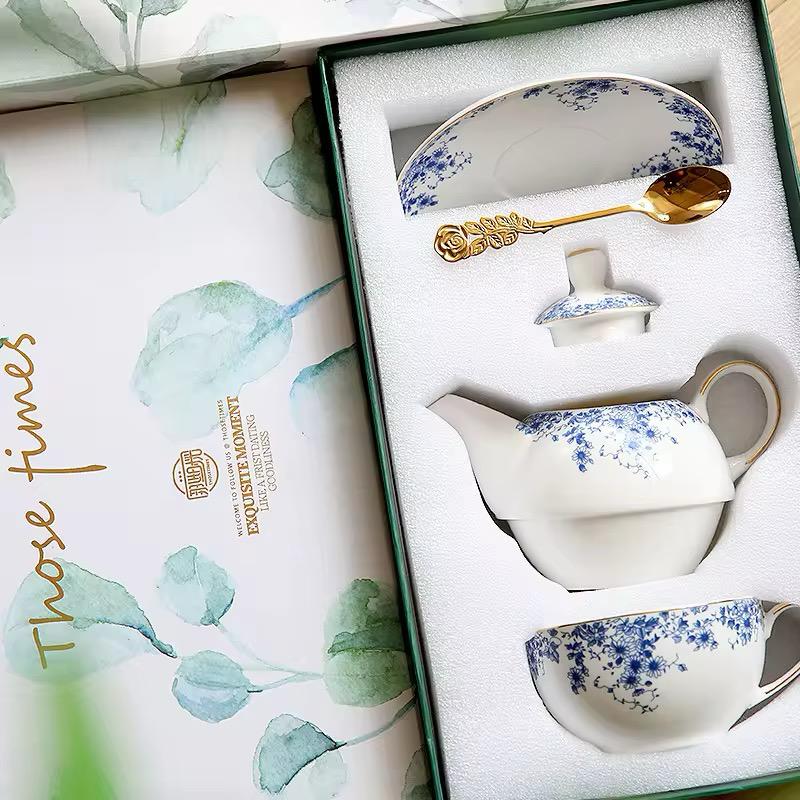 Solo Bloom Tea Set- Blue & White Porcelain Gift Set
