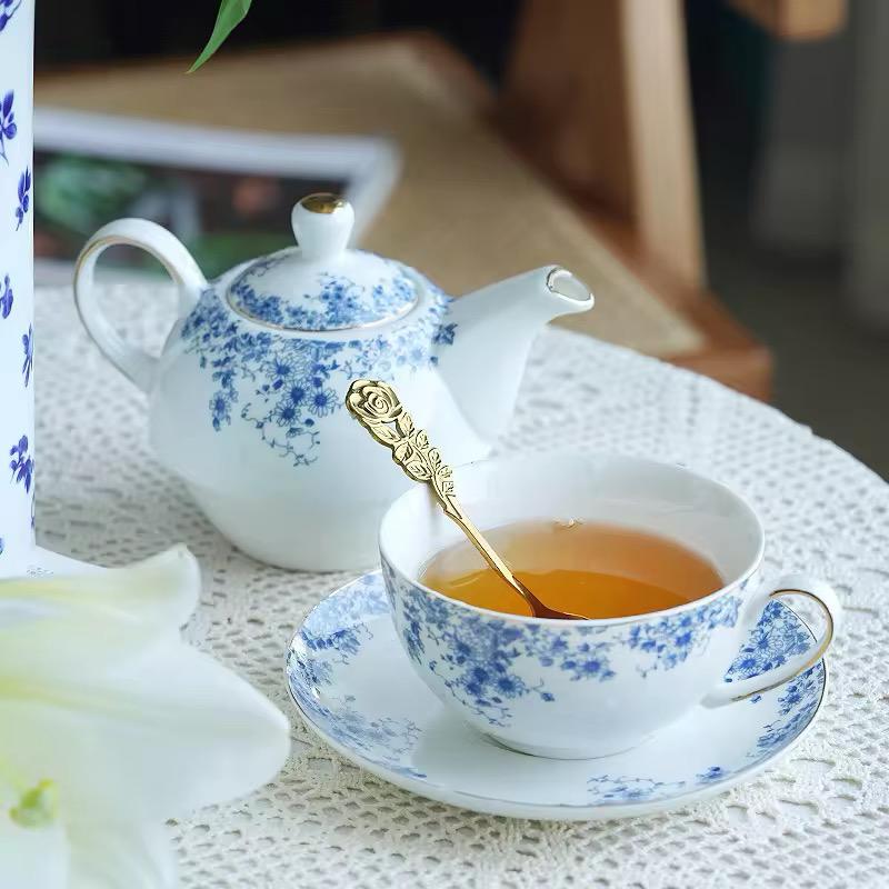 Solo Bloom Tea Set- Blue & White Porcelain Gift Set