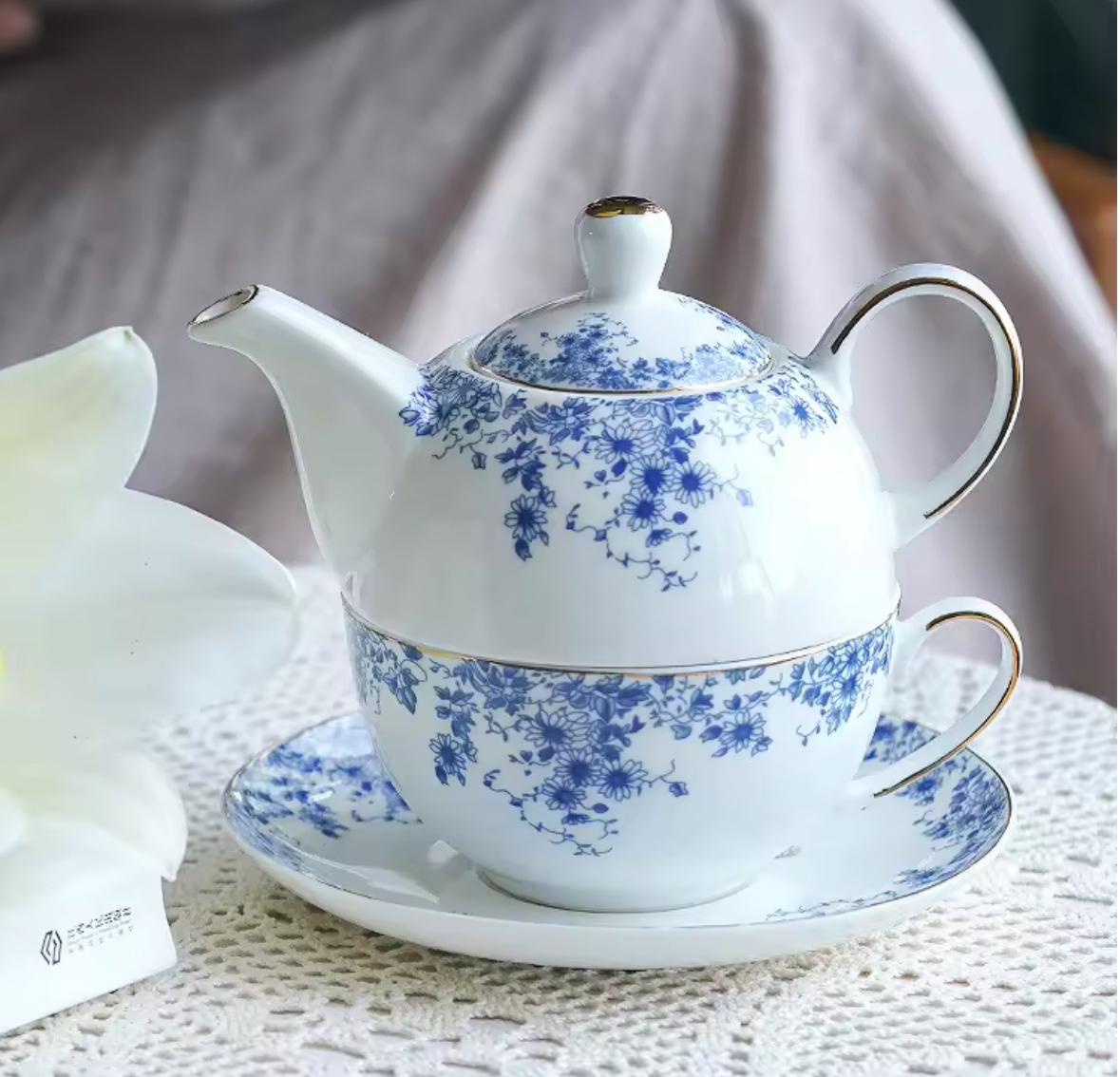 Solo Bloom Tea Set- Blue & White Porcelain Gift Set