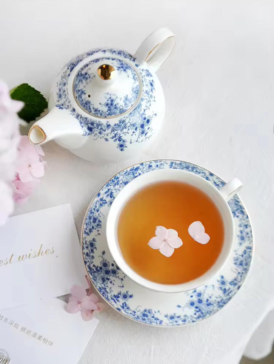 Solo Bloom Tea Set- Blue & White Porcelain Gift Set