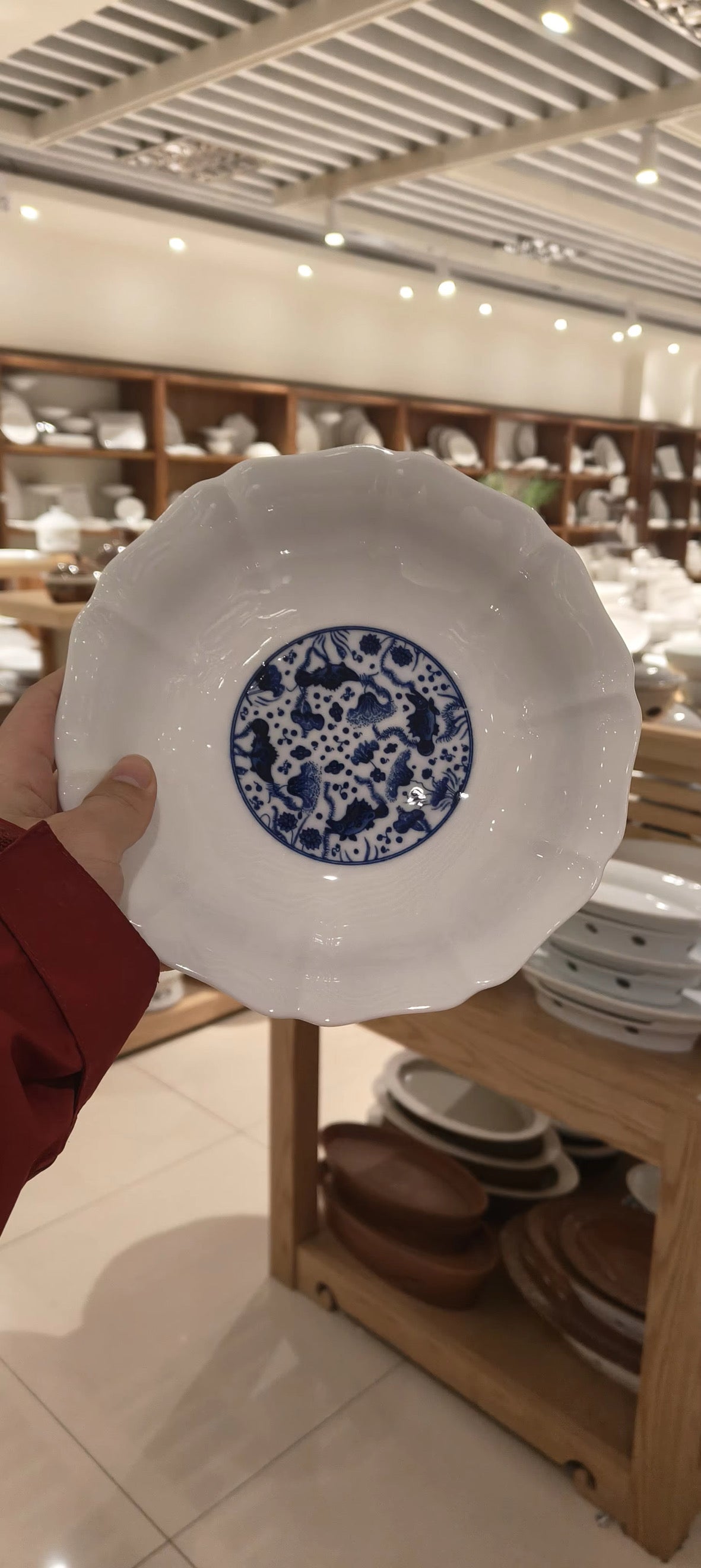 Ocean Scalloped Porcelain Serving Bowl
