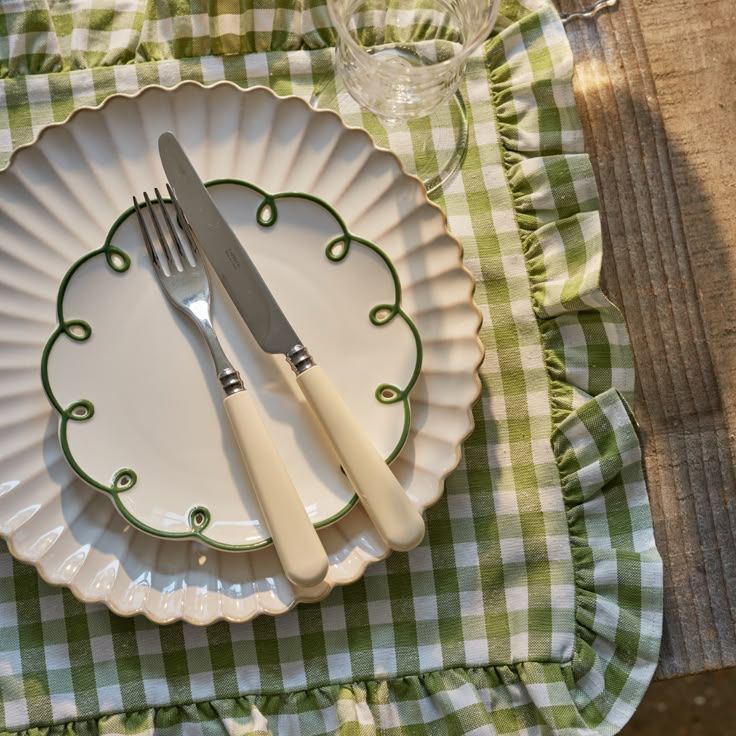 Flower Border Snack Plate Set